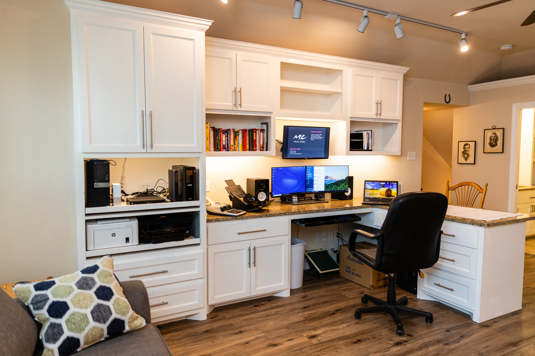 Creating the Perfect Home Office: Tips & Tricks 