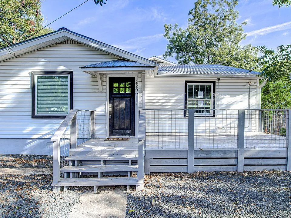 2200 E 14th Front of House